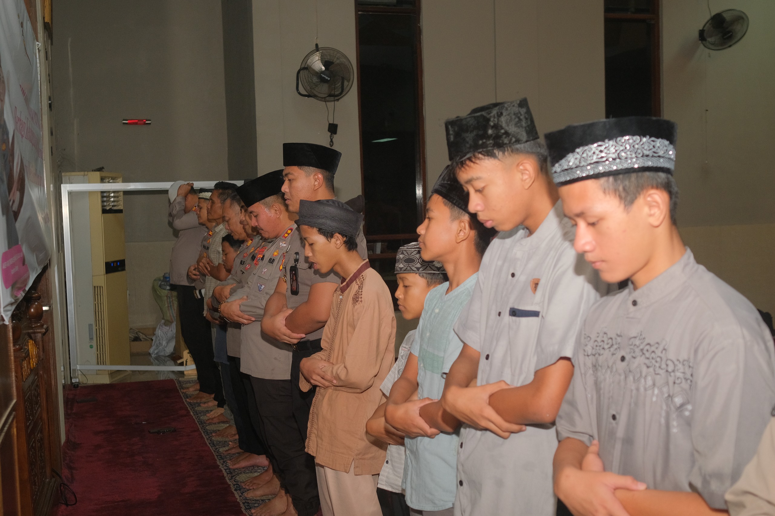 Kapolres Subang Pimpin Kegiatan Tarawih Berjamaah