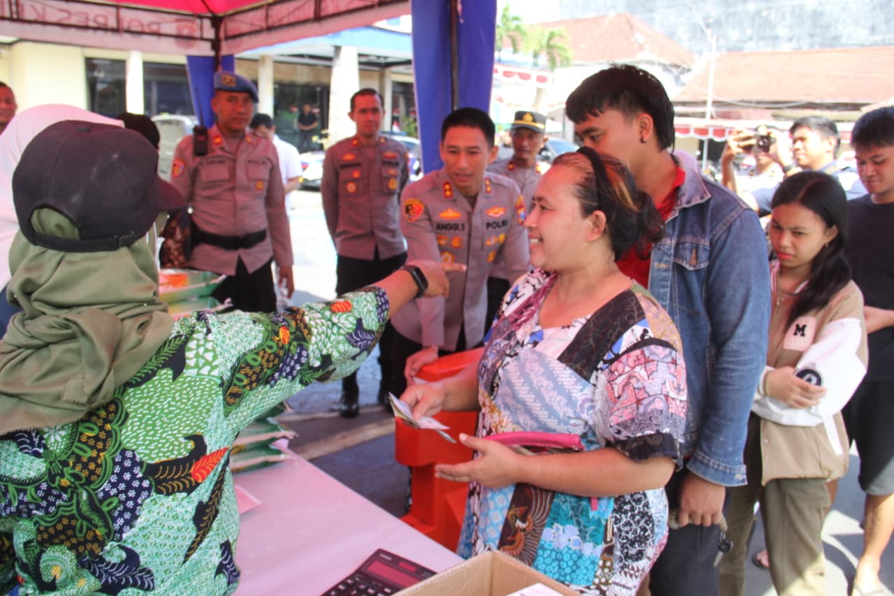 Kapolres Kediri Kota Gelar Gerakan Pangan Murah, 4 Ton Beras Ludes dalam Hitungan Jam